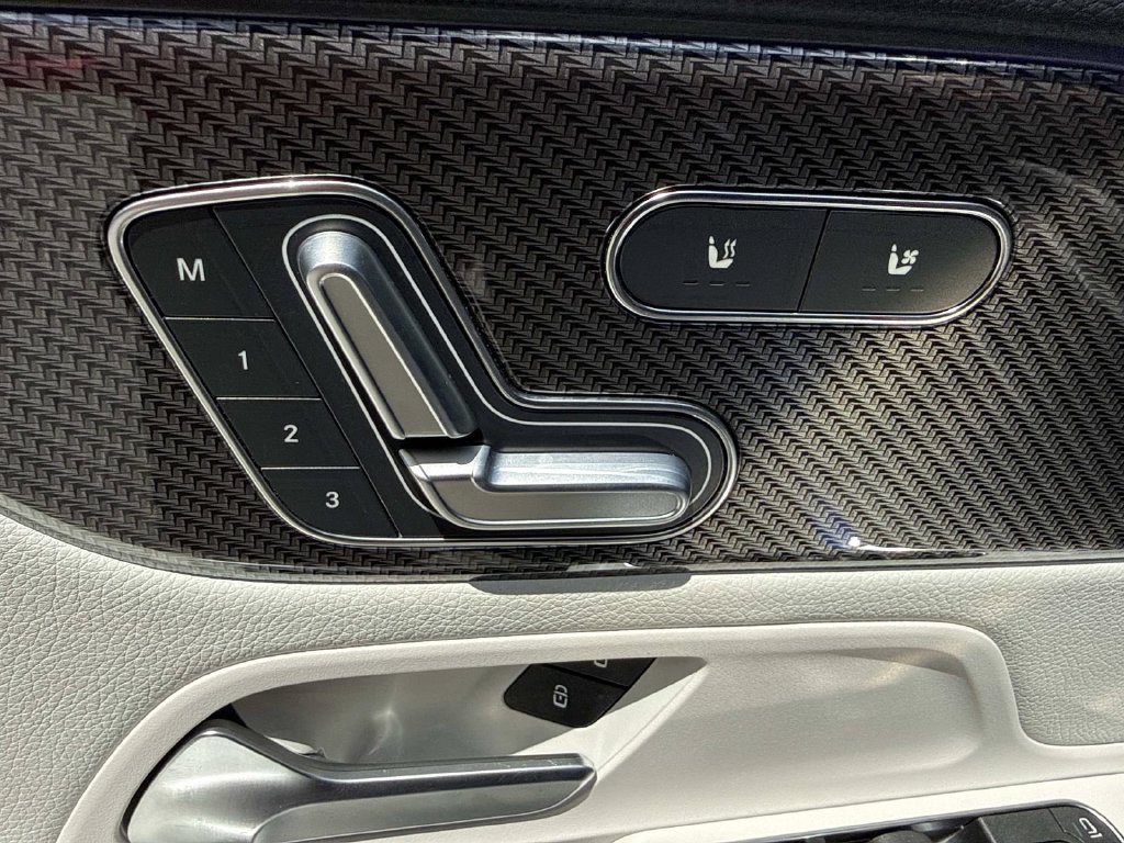 Used 2022 Mercedes-Benz GLB 35 AMG 4MATIC image 23
