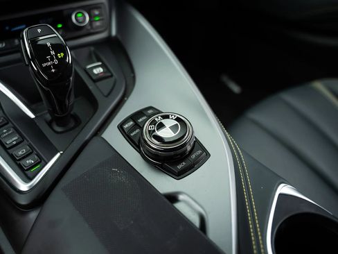 Used 2017 BMW i8 AWD/4WD image 41