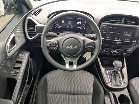 Used 2024 Kia Soul LX FWD image 15