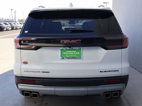 Used 2024 GMC Acadia Elevation image 4