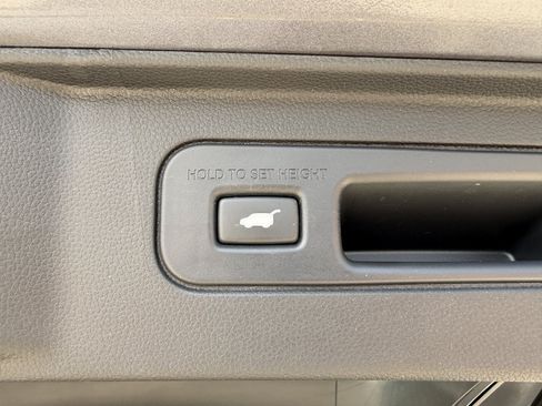 Used 2024 Honda Pilot EX-L image 41