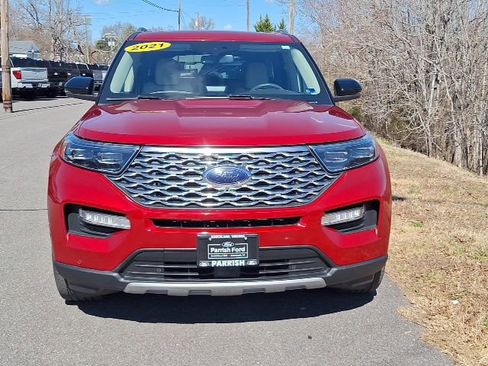Certified 2021 Ford Explorer Platinum w/ Equipment Group 601A image 8