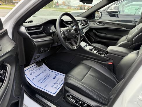 Used 2023 Jeep Grand Cherokee L Overland w/ Advanced Protech Group III image 10
