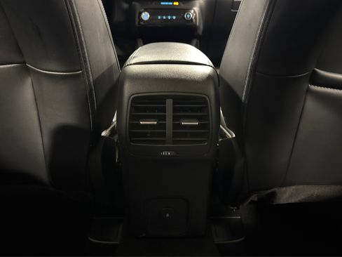 Used 2025 Ford Escape Platinum image 39