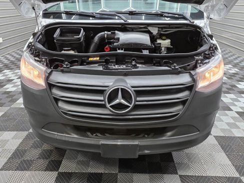 Used 2022 Mercedes-Benz Sprinter 2500 image 29