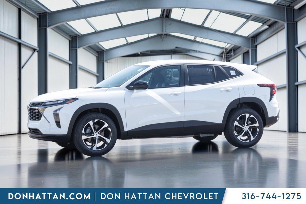 New 2026 Chevrolet Trax RS w/ Sunroof Package FWD image 2