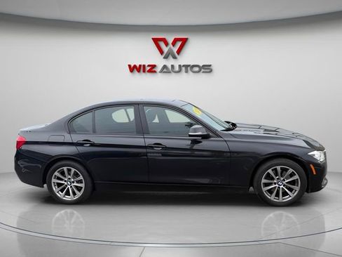 Used 2018 BMW 320i xDrive Sedan image 4