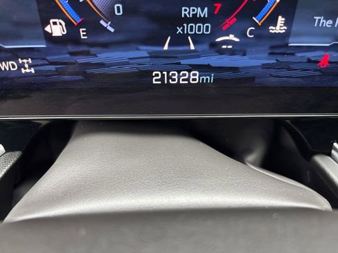 Used 2025 Chevrolet Tahoe Z71 image 17