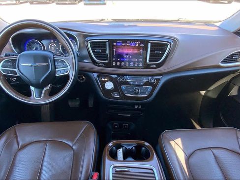 Used 2017 Chrysler Pacifica Limited image 15