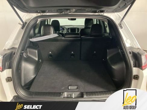 Used 2022 Jeep Cherokee Latitude Lux FWD image 22