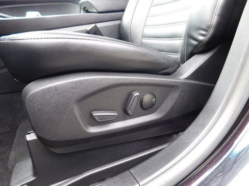 Used 2023 Ford Edge SEL image 14