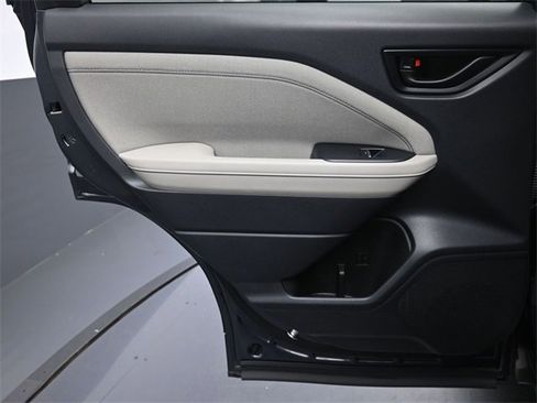 Used 2025 Subaru Forester Premium w/ Convenience Package #1 image 22