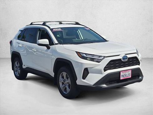 Used 2024 Toyota RAV4 XLE AWD/4WD image 3