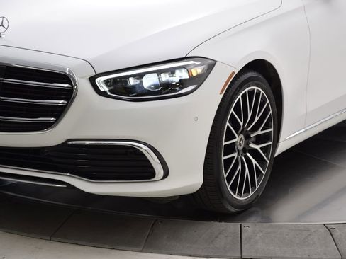 Used 2025 Mercedes-Benz S 580 4MATIC Sedan image 11