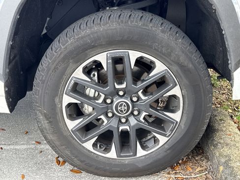 Used 2024 Toyota Tundra Limited image 23