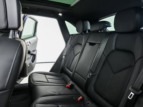 New 2026 Porsche Macan image 22