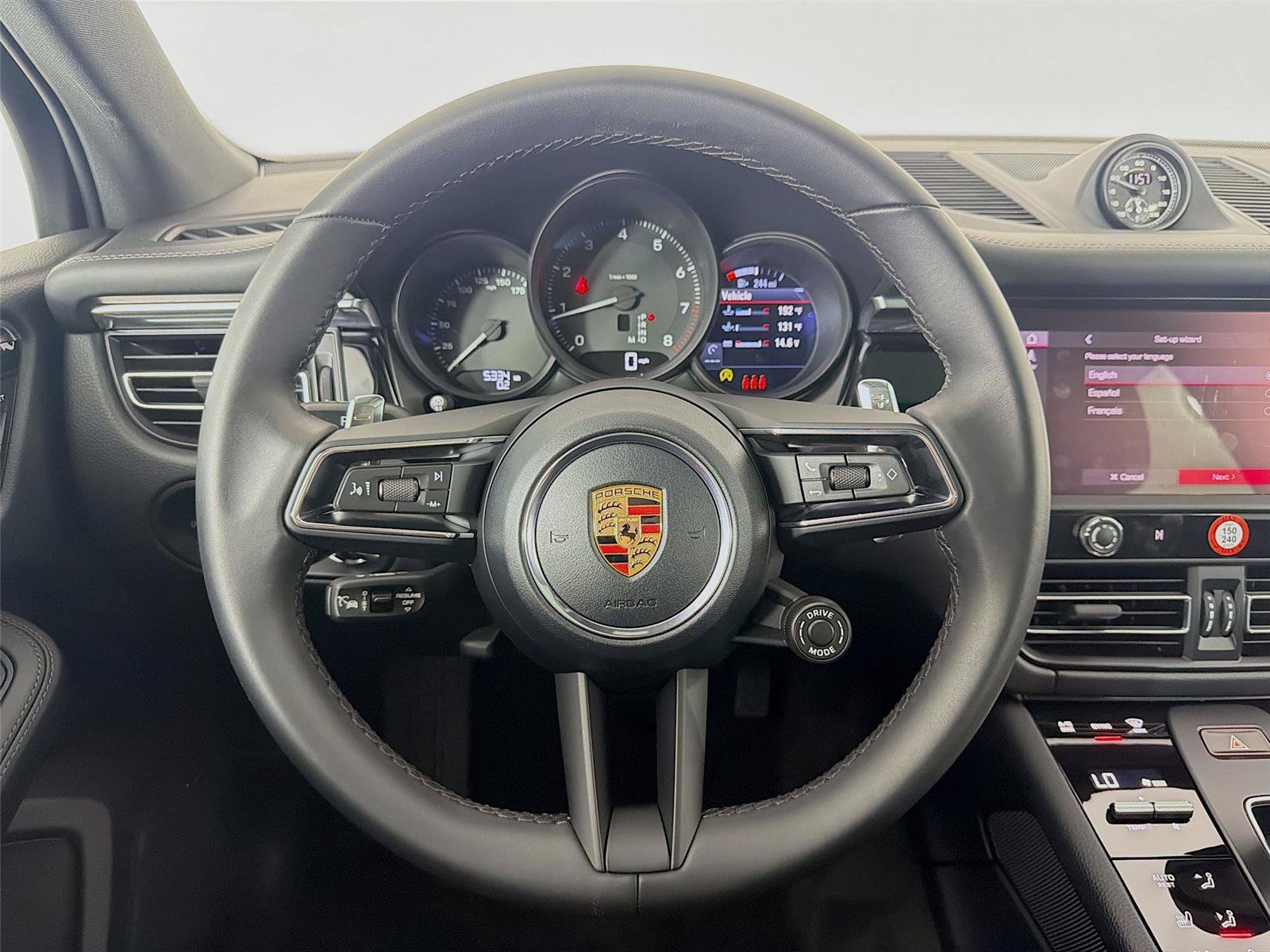 Certified 2026 Porsche Macan AWD/4WD image 12