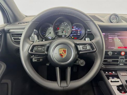 Used 2026 Porsche Macan AWD/4WD image 12