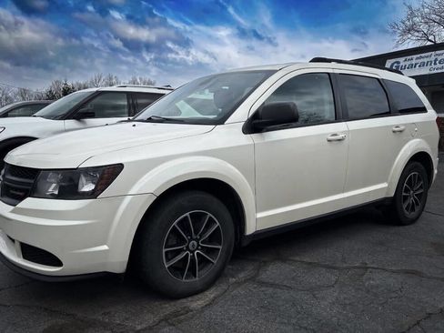 Used 2018 Dodge Journey SE w/ Blacktop Package image 1