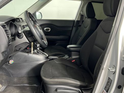 Used 2016 Kia Soul image 16