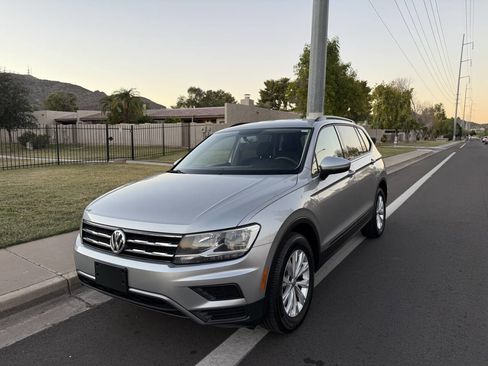 Used 2019 Volkswagen Tiguan S image 2