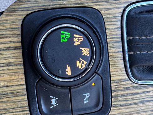 Used 2017 GMC Acadia Denali w/ Technology Package image 18