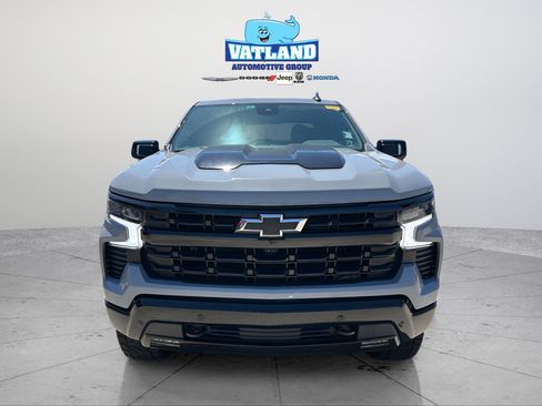 Used 2024 Chevrolet Silverado 1500 LT Trail Boss w/ LT Trail Boss Premium Package AWD/4WD image 8