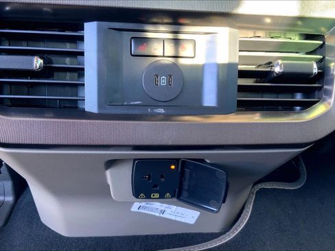 Certified 2025 Ford F350 Platinum w/ Platinum Plus Package image 33