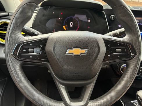 Used 2024 Chevrolet Trax LT FWD image 30