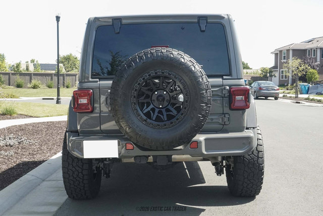 Used 2022 Jeep Wrangler Unlimited Sahara AWD/4WD image 7
