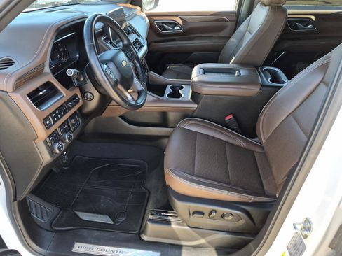 Used 2022 Chevrolet Suburban High Country image 11
