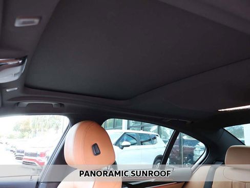 Used 2023 BMW 530i w/ M Sport Package image 4