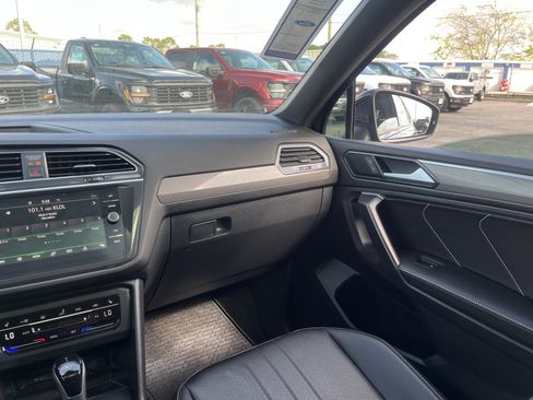 Used 2024 Volkswagen Tiguan SE R-Line image 29
