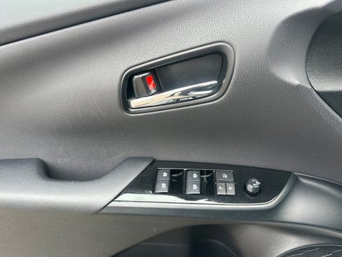 Used 2017 Toyota Prius Prime Advanced image 12