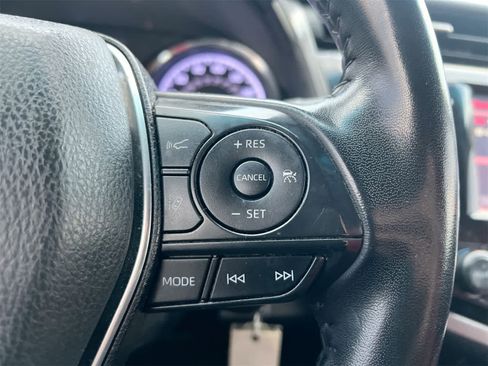 Used 2019 Toyota Camry SE image 24