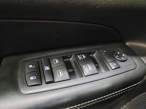 Used 2017 Jeep Grand Cherokee Limited AWD/4WD image 27