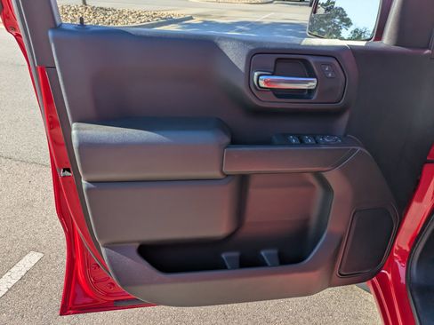 Used 2022 Chevrolet Silverado 1500 Custom Trail Boss w/ Safety Confidence Package AWD/4WD image 15