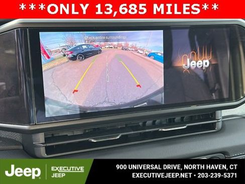 Used 2024 Jeep Wrangler Unlimited Sahara w/ Safety Group image 15