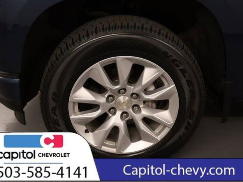 Used 2020 Chevrolet Silverado 1500 Custom w/ Custom Value Package AWD/4WD image 8
