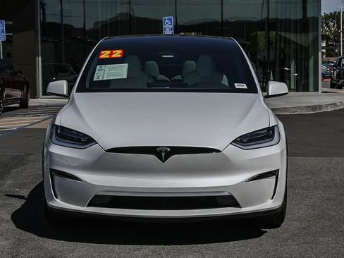 Used 2022 Tesla Model X image 2