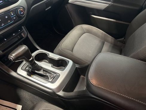 Used 2020 Chevrolet Colorado LT image 22