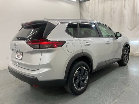 Used 2025 Nissan Rogue SV FWD image 7