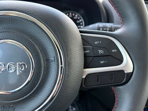 Certified 2023 Jeep Renegade Trailhawk AWD/4WD image 27