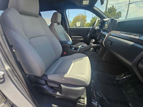 Used 2025 Toyota Tacoma SR5 AWD/4WD image 10