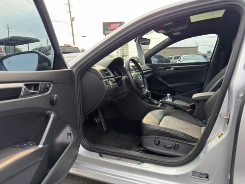 Used 2018 Volkswagen Passat GT FWD image 4