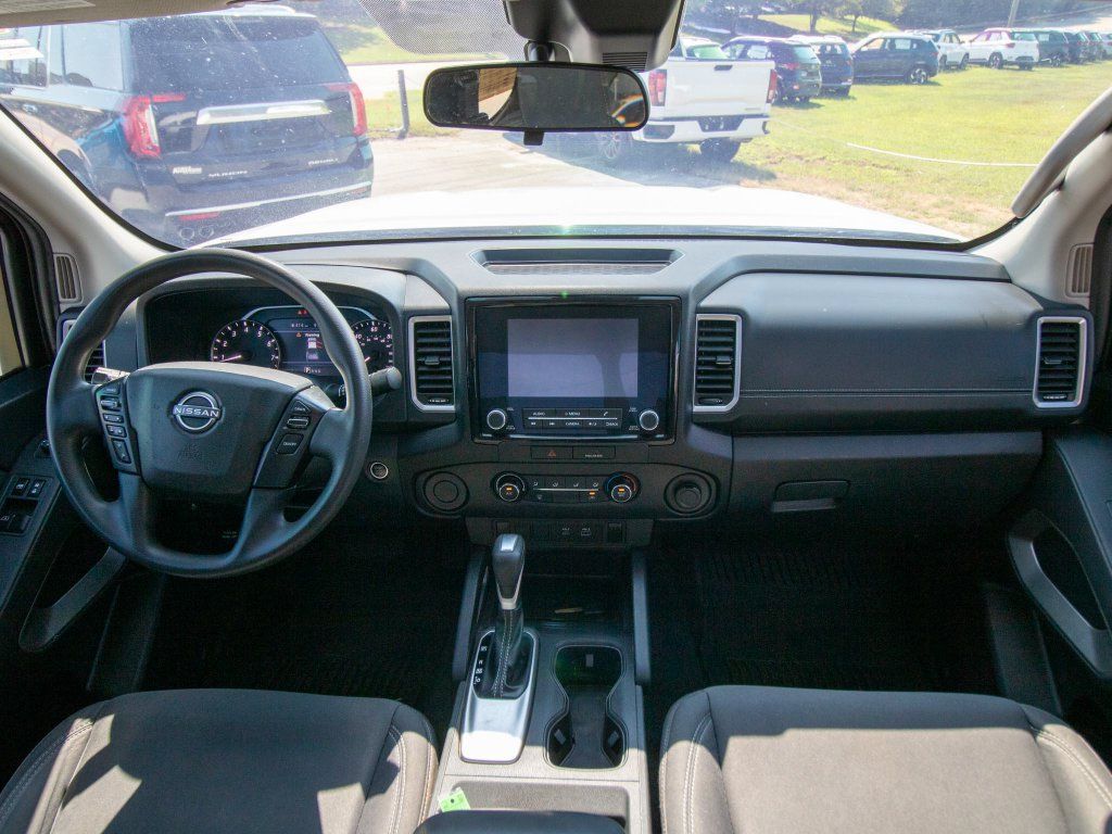 Used 2023 Nissan Frontier SV w/ Tow Package RWD image 19