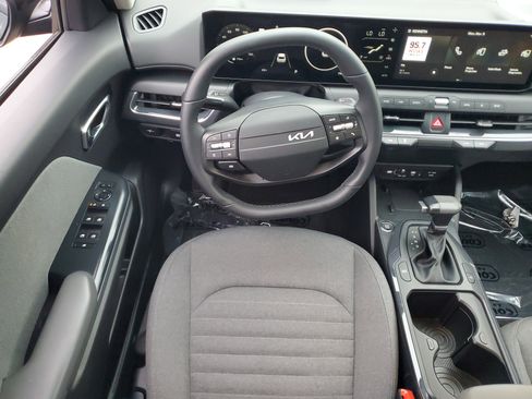 Used 2025 Kia K4 EX image 12