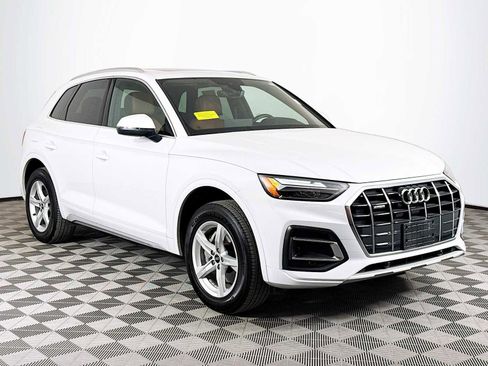 Used 2024 Audi Q5 2.0T Premium image 3