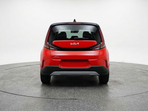 Used 2025 Kia Soul LX w/ LX Technology Package image 7