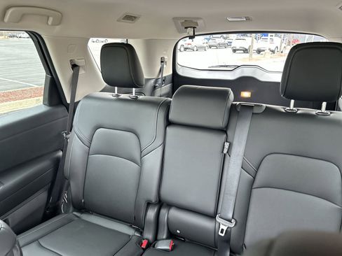 New 2026 Nissan Pathfinder SL AWD/4WD image 4